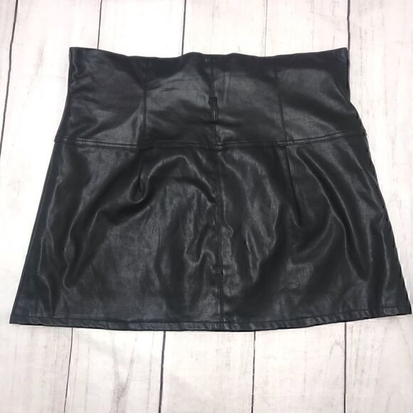 Fashion Nova Money Moves Moto Skirt-Black-2X - Picture 4 of 6